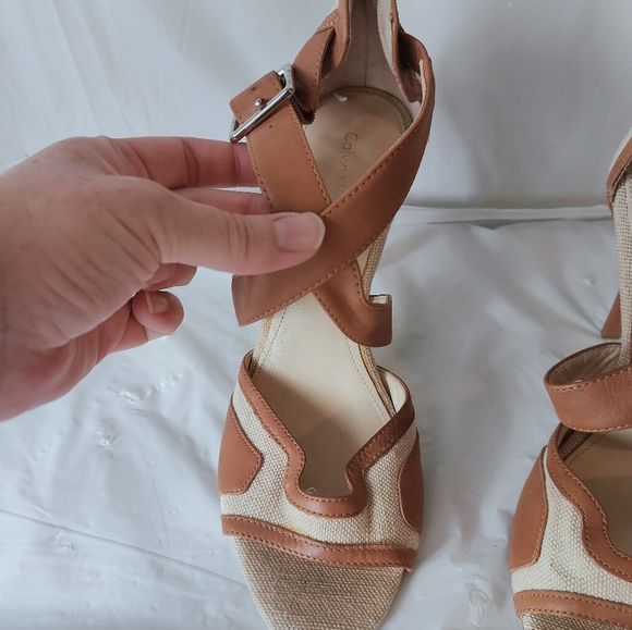 Calvin Klein Women's Brown and Tan Canvas and Leather Heels Size 10 - Picture 4 of 11